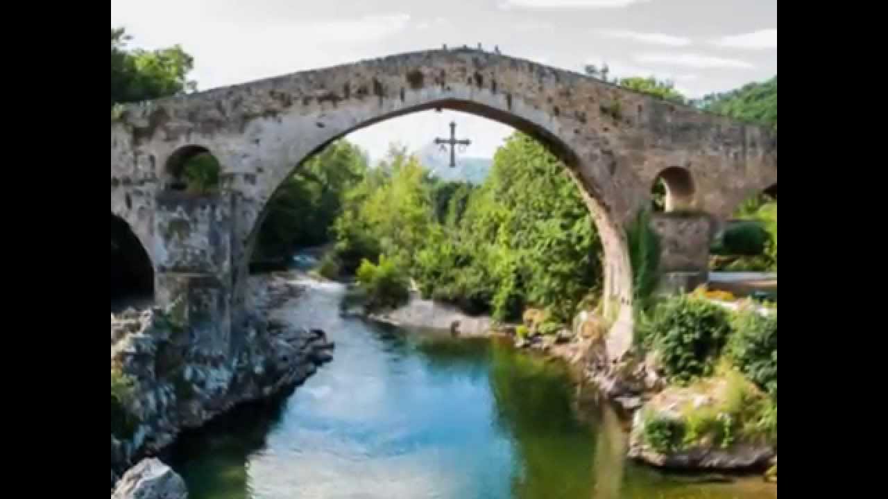 LA SANTINA