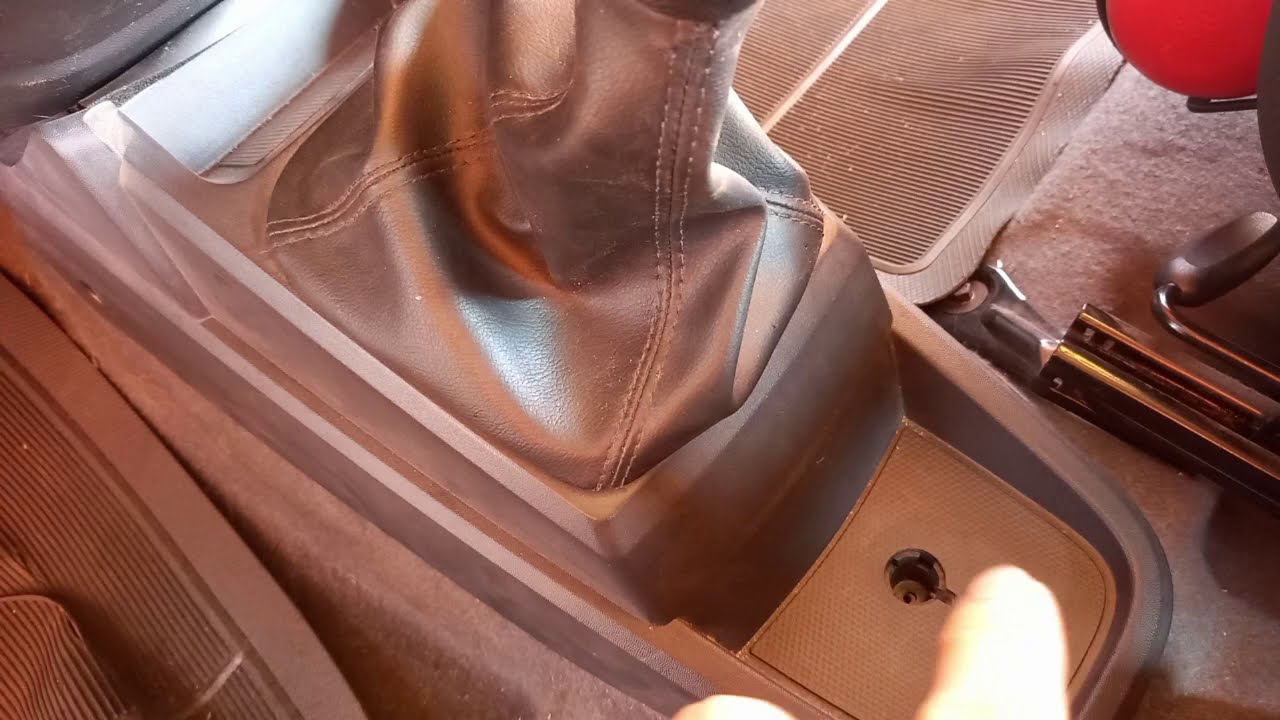 Como remover o console do Ford Ka (Aproveitei e regulei o freio de mão!)