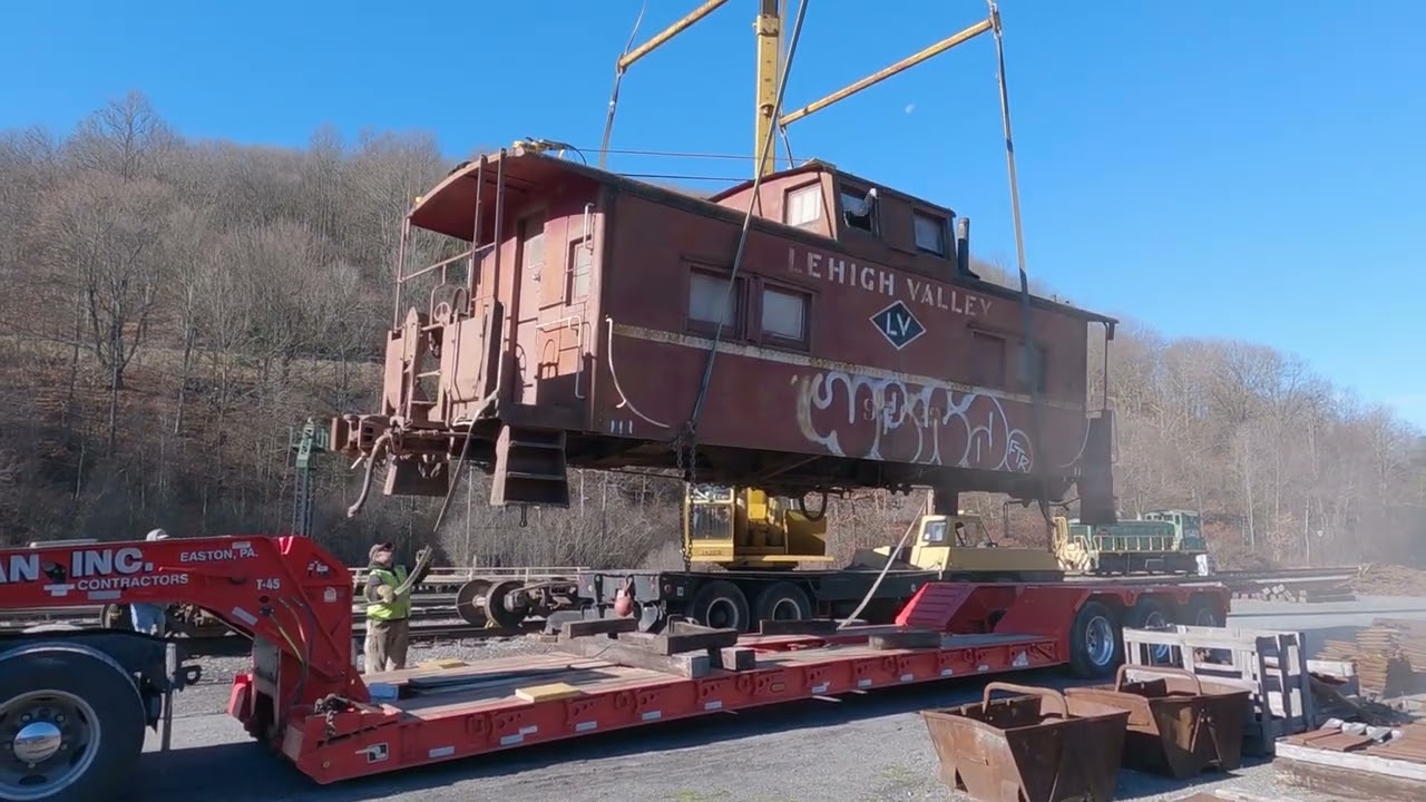 Lehigh Valley Railroad Caboose 95023 moves to Lehighton, PA