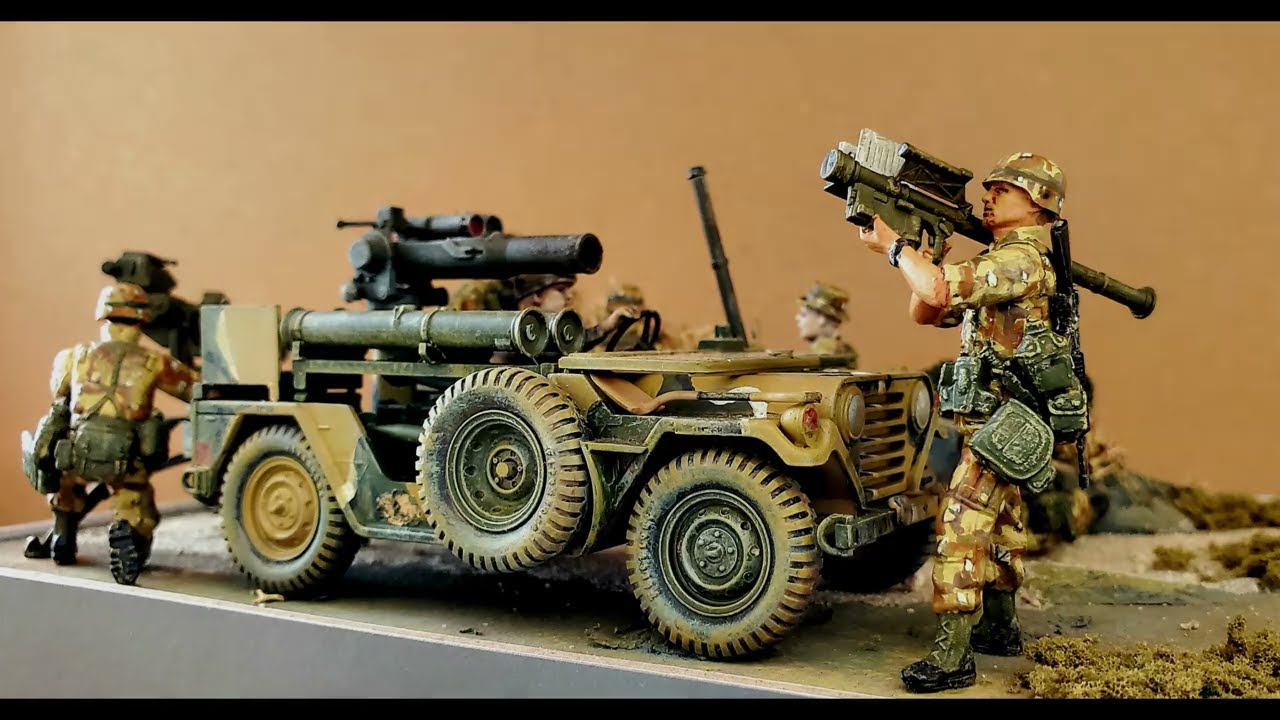 Military Miniatures 15 Desert Storm and 16 Humvee
