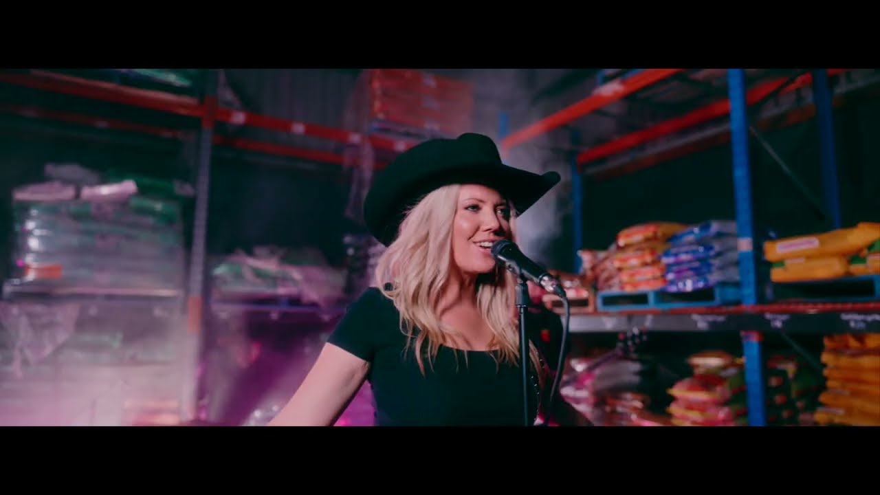 Honky Tonk Hound Dog - Katie Jayne (Official Video)