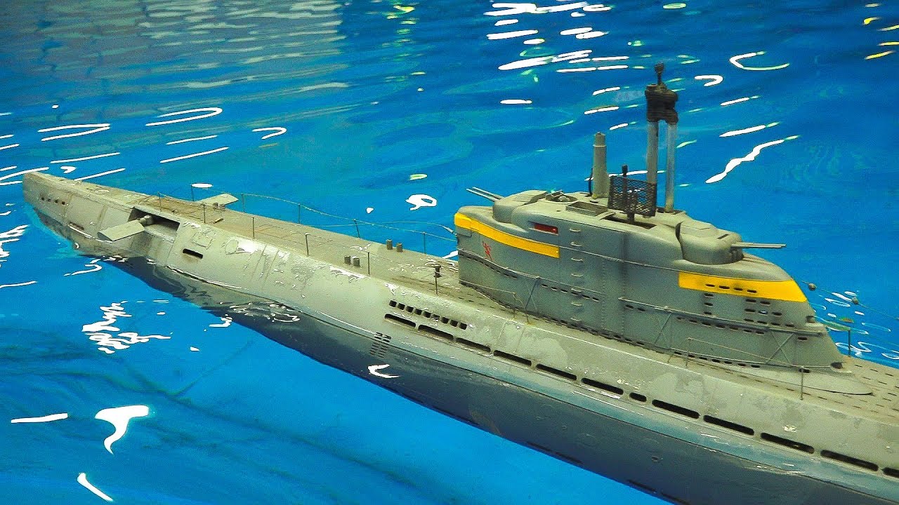 RC SCALE MODEL SUBMARINES IN DETAIL AND MOTION, NOT DIVING!! *RC BOATS IN POOL, RC NAUTILUS