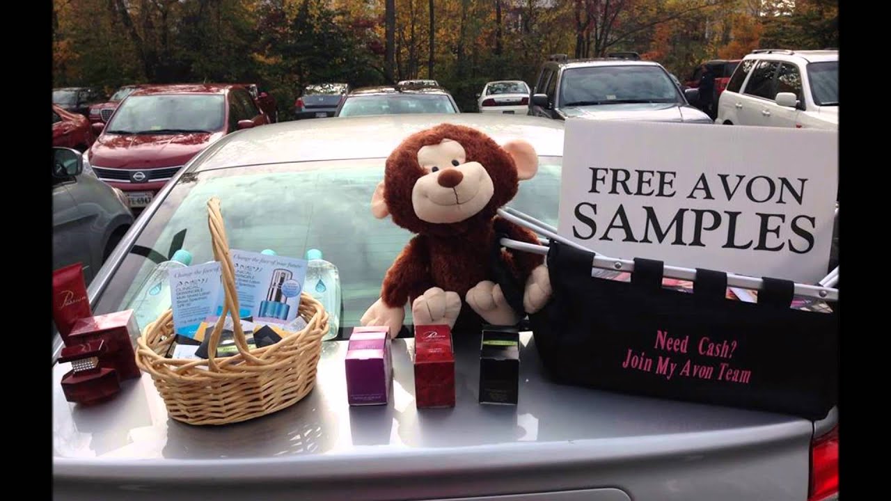 Avon Representative Shares and Shows Sales and Recruiting Tips