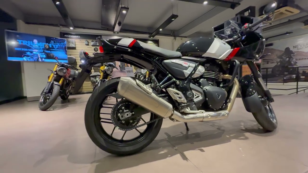Triumph Thruxton 400 | Exhaust Sound & Showroom Walkaround 🔥