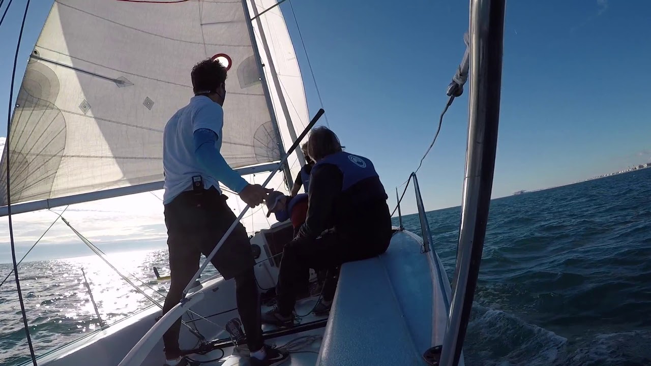 Como trasluchar con Genaker.   [Equipo de Regatas Escola Port]