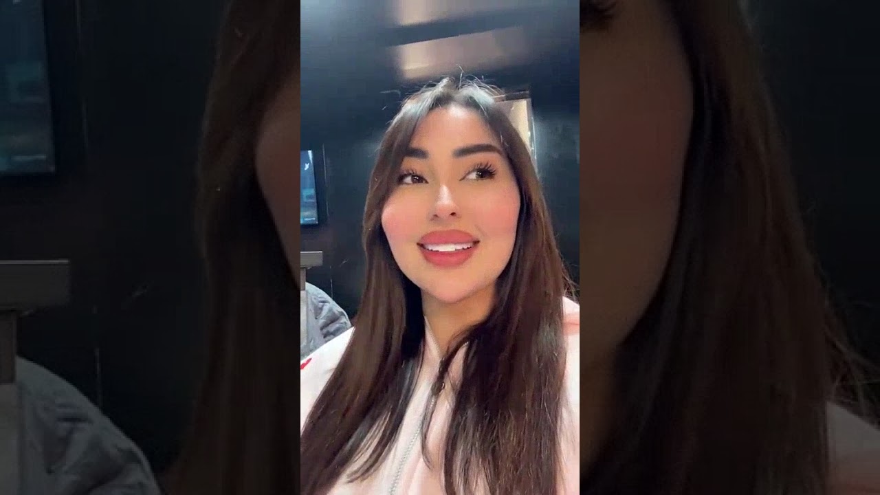 فطورنا اليوم غي اجمل مطعم في الشام مع رنيم وقررنا نشتري ملابس العيد 😍🌙