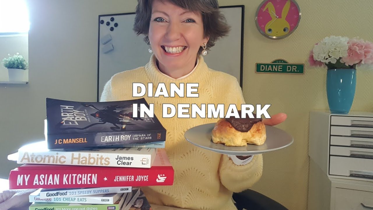 New menu planning day, fun reading/cookbooks and time for Danish Carnival buns!