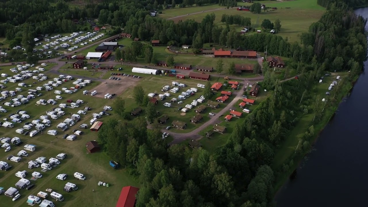 Bälgspel vid landsvägskanten 2023 i Ransäter - onsdag 5  og lørdag 8  juli sett fra luften