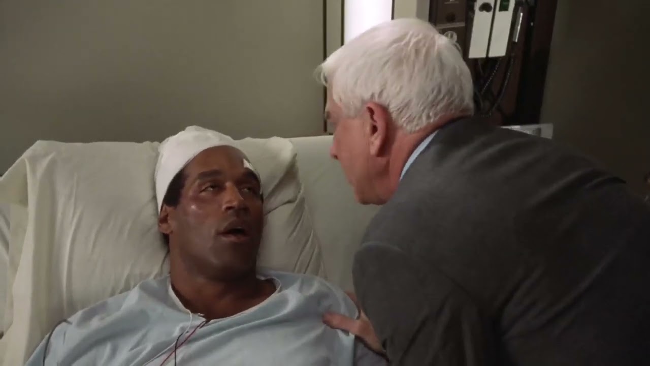 Frank Drevin visita al Det. Nordberg en el hospital. / &iquest;Y donde esta el polic&iacute;a?