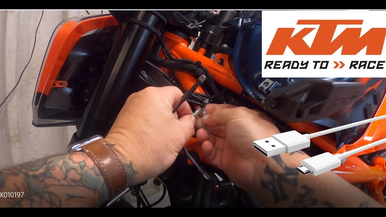 USB Charger install KTM 1290 super duke R 2020
