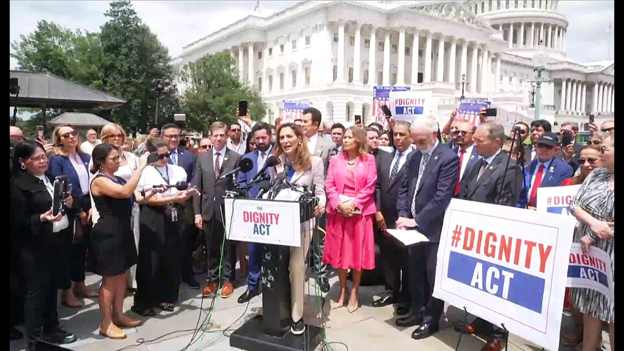 Press Conference: New National Report on Mixed-Status Families & the DIGNITY Act Updates