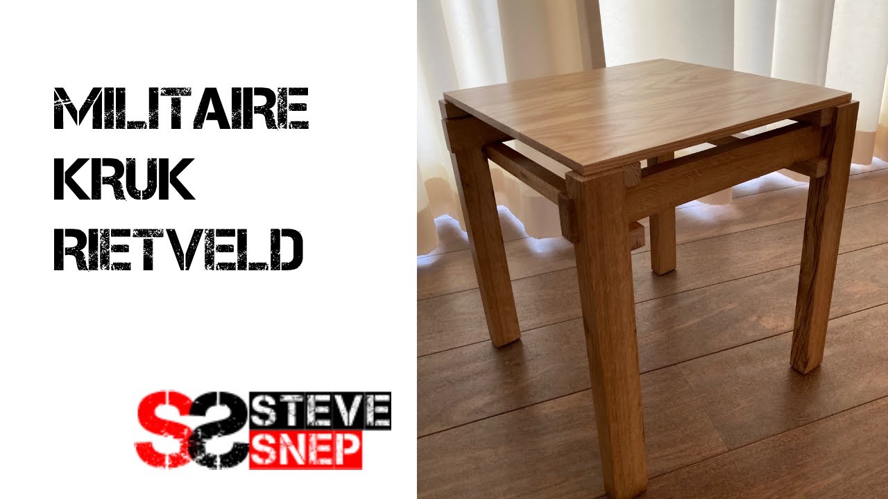 Militaire kruk (design: Gerrit Rietveld)