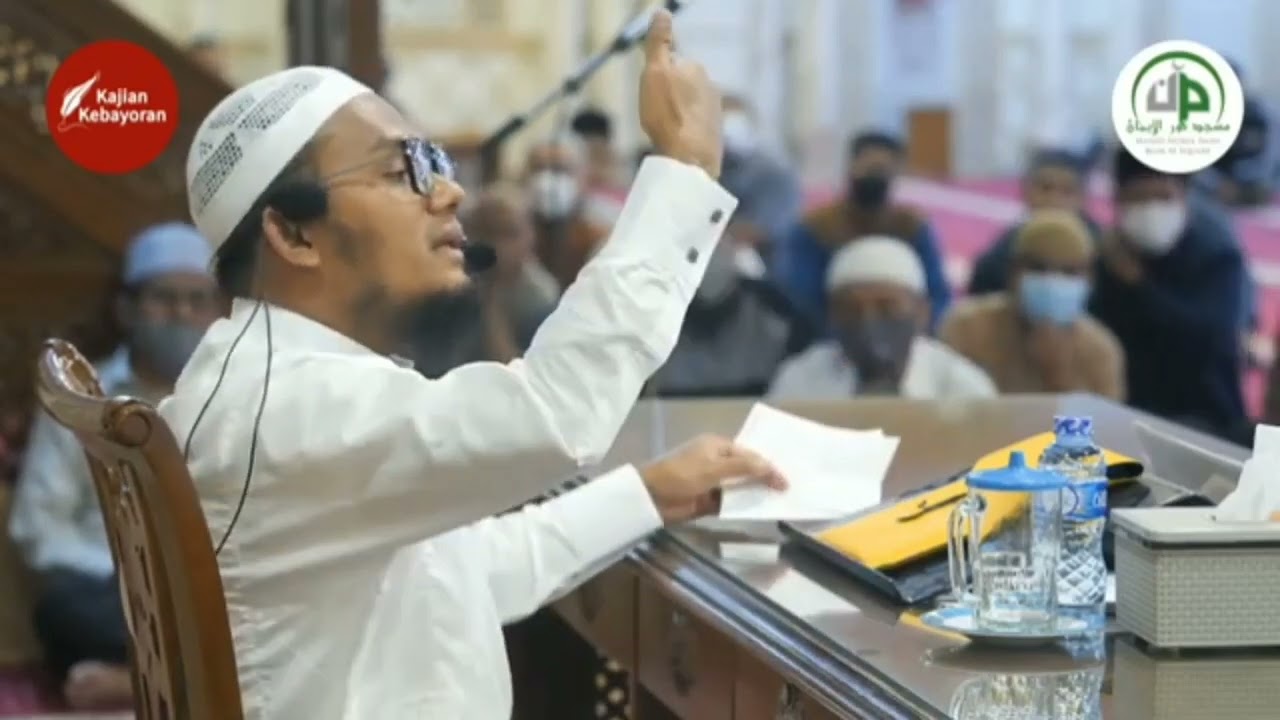Hukum Shalat di Masjid yang di Depannya ada Kuburan | Ustadz Farhan Abu Furaihan
