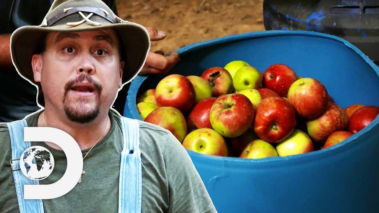 Mike & Jerry Go Classic With Apple Brandy Moonshine | Moonshiners