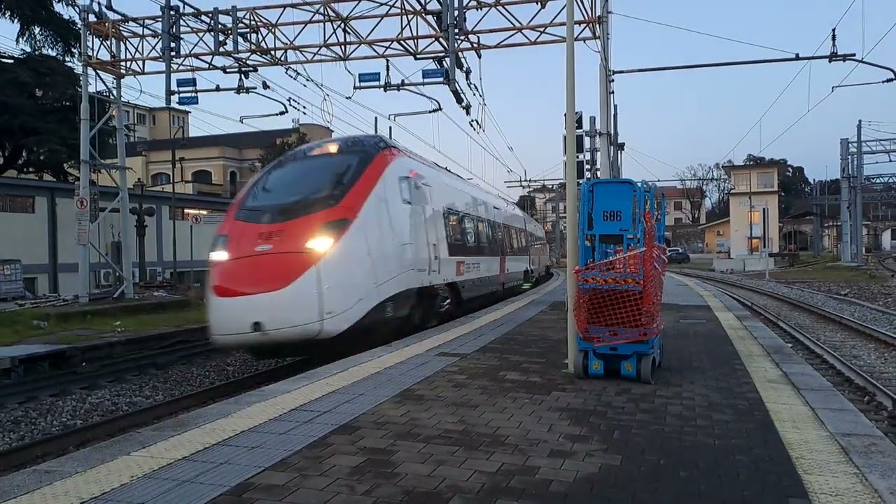 Treno a Monza SBB CFF FFS Stadler Eurocity 37 da Zurigo a Firenze Santa Maria Novella