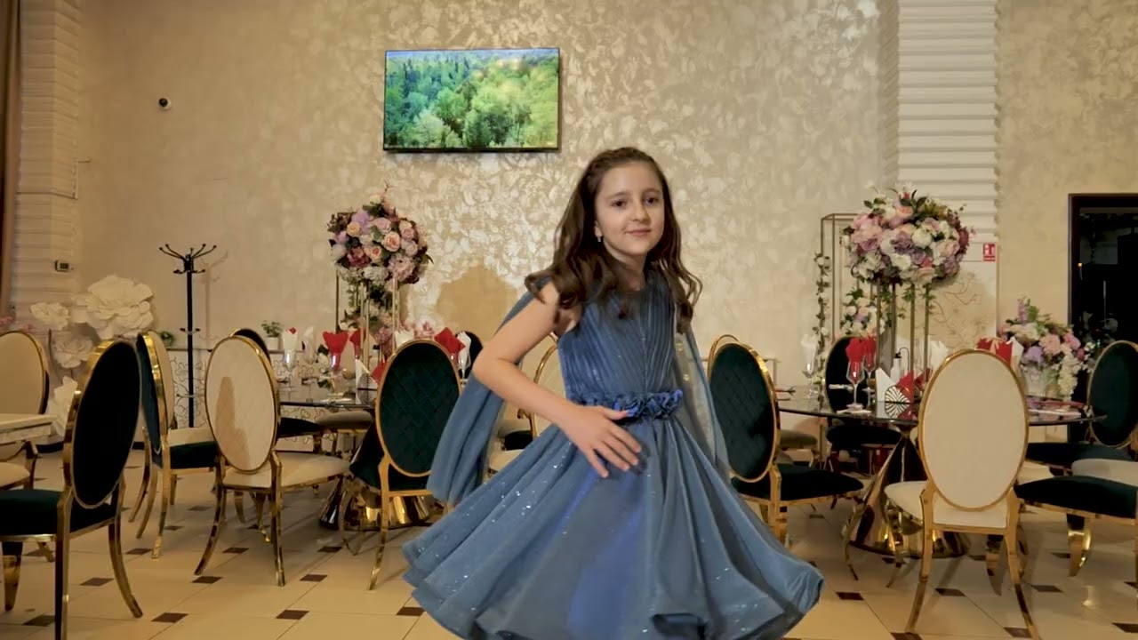 Mama --- muzica Nicolae Caragea, text Grigore Vieru; Maria-Elena Mitroi, 10 ani 