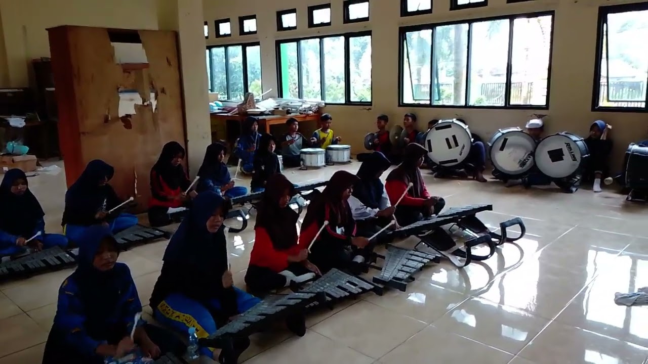 kegiatan rutin latihan Drum band