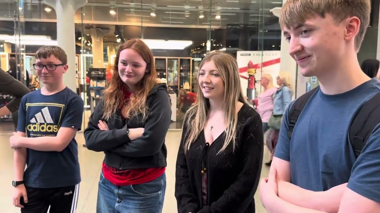 Modern Schoolkids React To Real Boogie Woogie