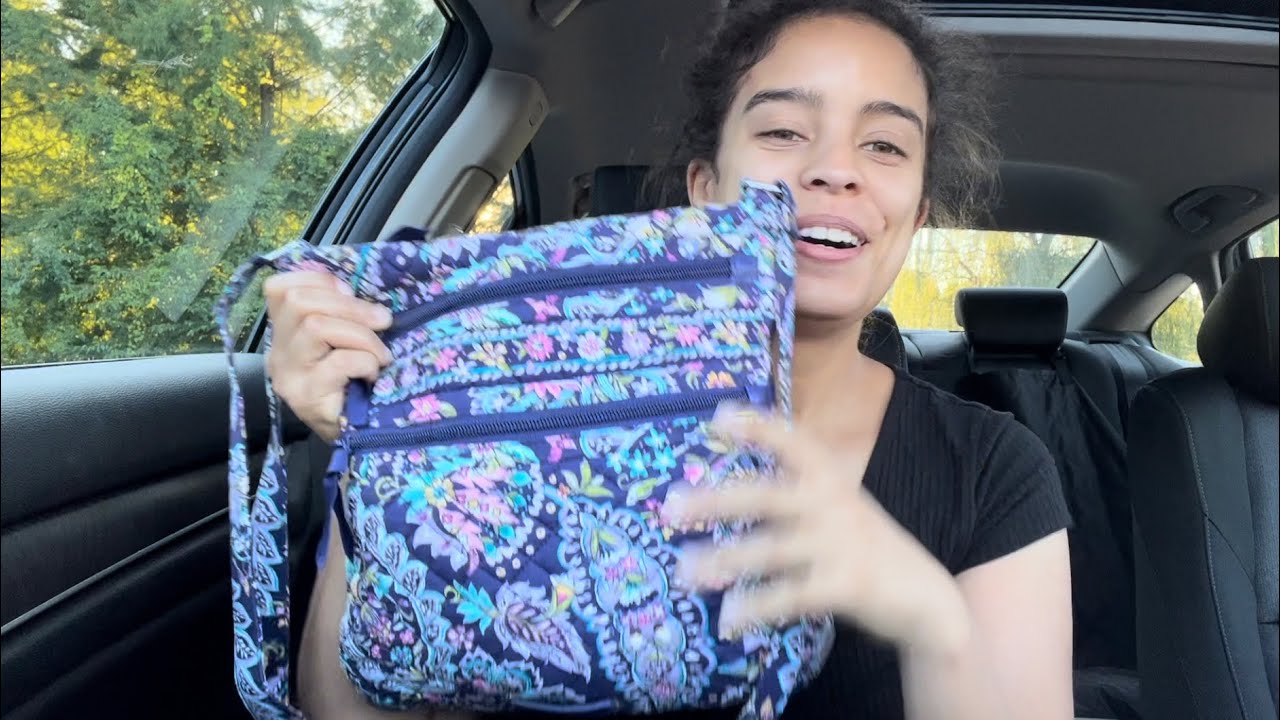 What’s in My Vera Bradley Triple Zip Hipster in French Paisley