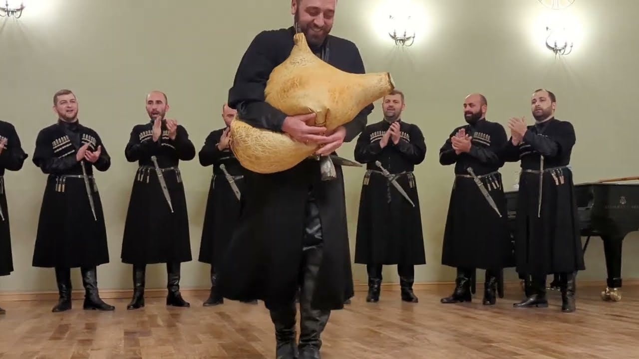 Evri Da Masp'indzelsa - Folk Song and Dance with Chiboni - Kutaisi Ensemble, Georgia