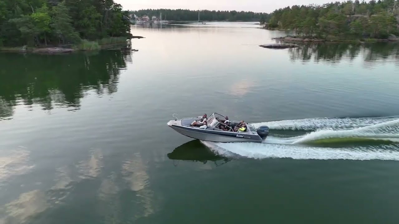 Buster Magnum - Cutting sea