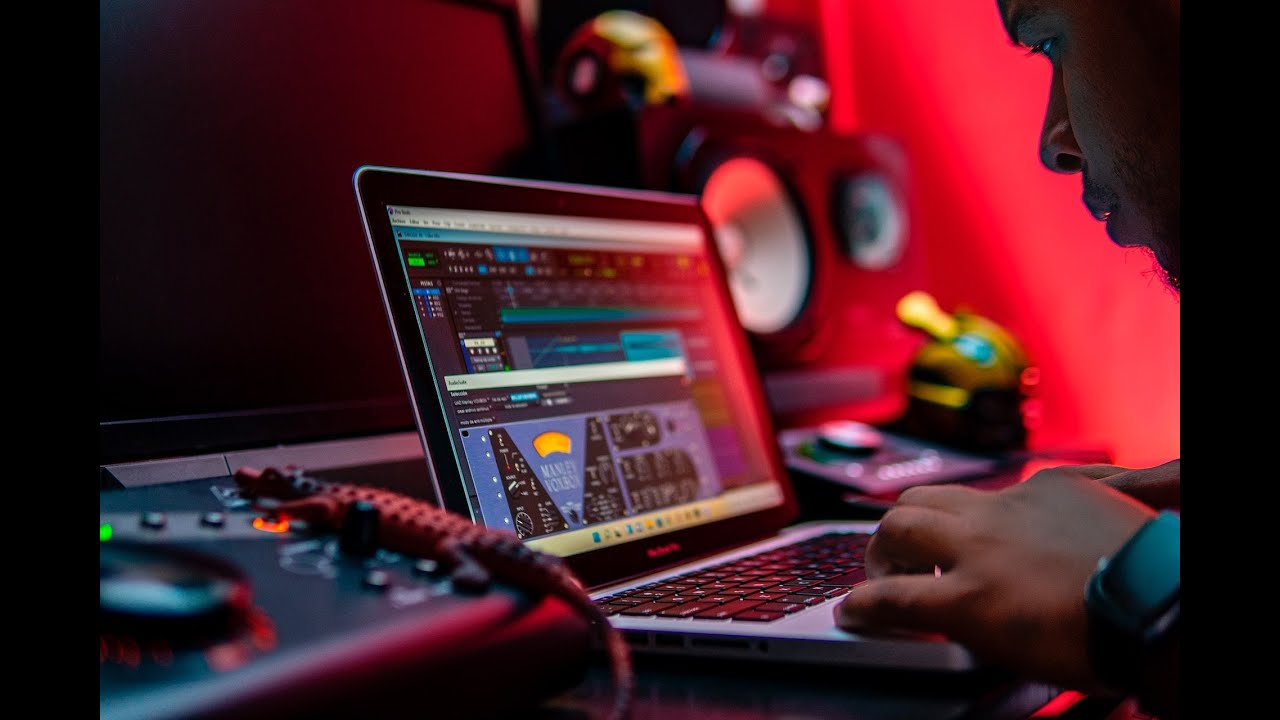 DORE UKO TWATANGIYE INDIRIMBO YUMUHANZIKAZI JUSTINE KUVA MURI BEAT NA RECORDING