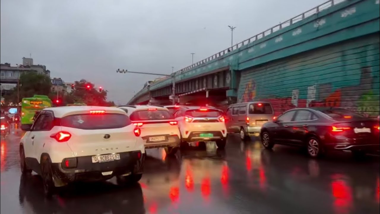 Delhi Rain Ride on Bike | South Ex to Lajpat Nagar | Raw Traffic Video | 2025