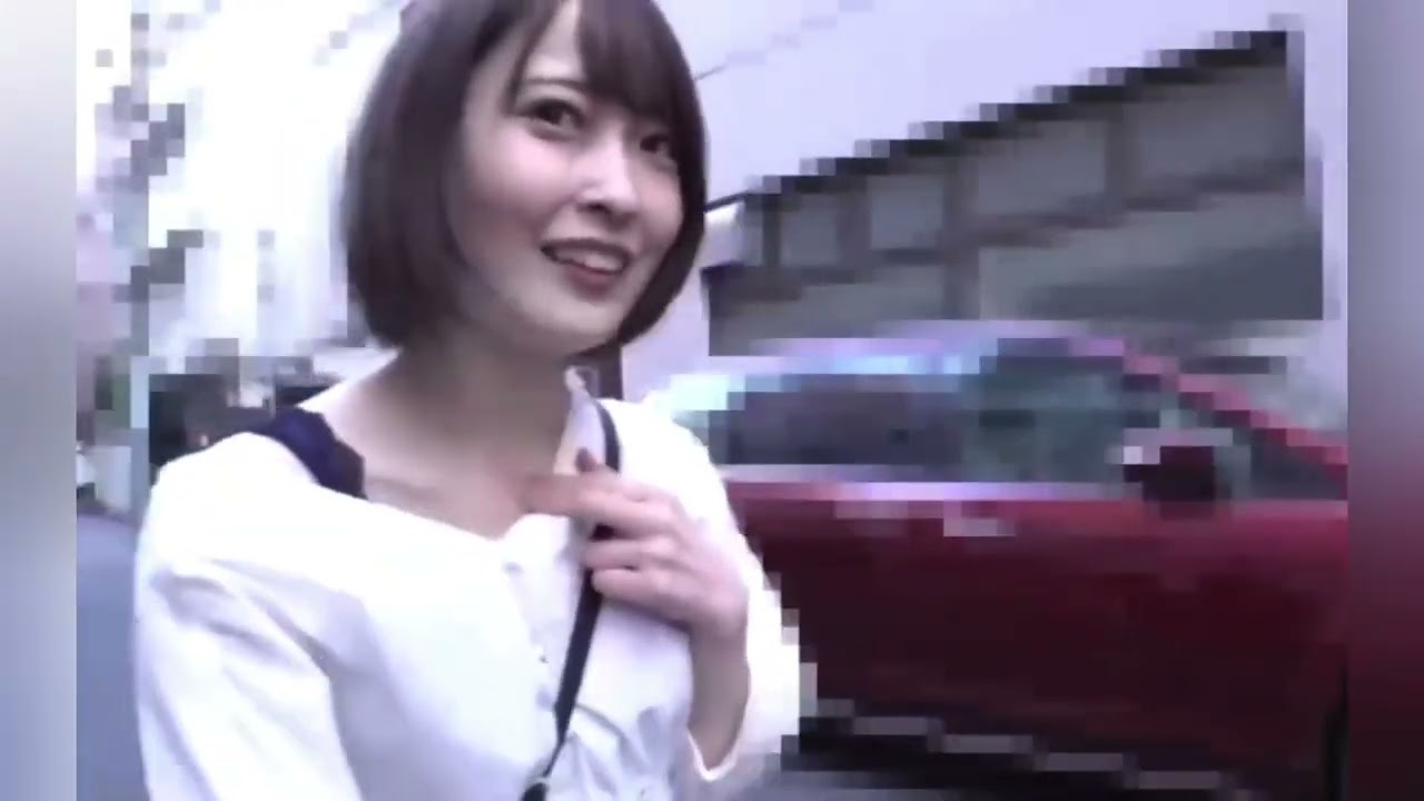 ショートカットお姉さんと住宅街をお散歩