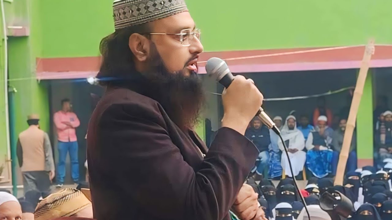 পীরজাদা সাহিম সিদ্দিকী পৌঁছালে খাদিজাতুল কোবরা বালিকা মাদ্রাসায়।