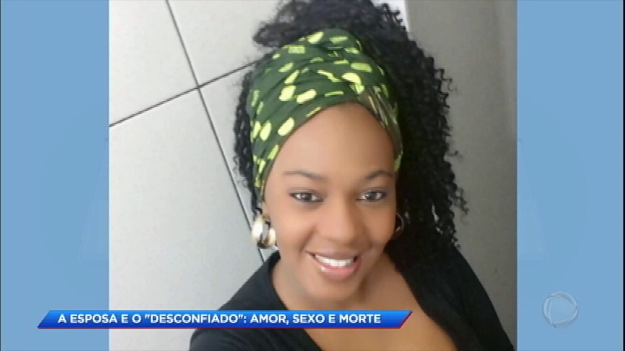 Homem acredita que mulher tem amante e a executa na frente da família