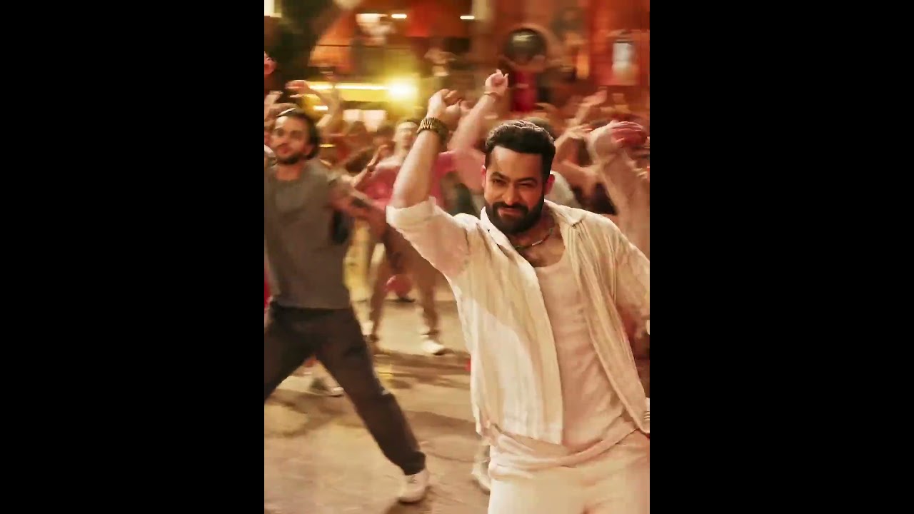 Jr Ntr And Hrithik Roshan Smoothly Dance