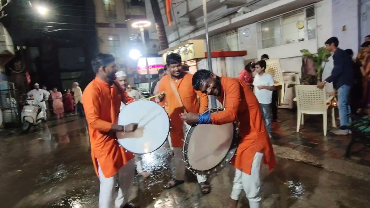 नाद करतिकाय इथं फक्तं ब्रांडेड वाजणार.
