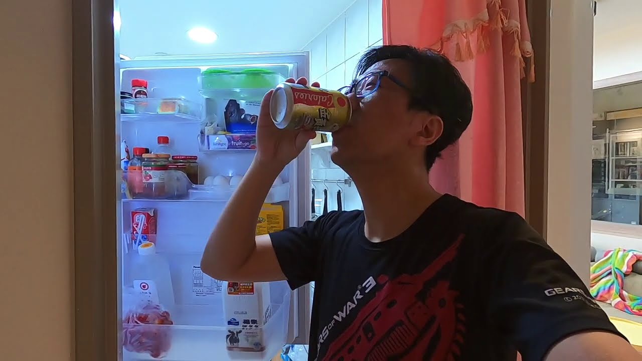 早餐煎蛋+熱狗跟孩子一起吃｜隔夜的維大力居然還有氣耶