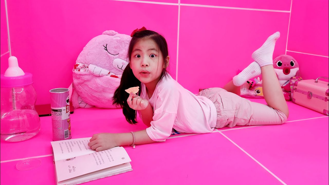 분홍색 방에서 생활하면 어떤 기분일까요? 서은이와 엄마의 색깔 방 체험하기 ~ Pink Room