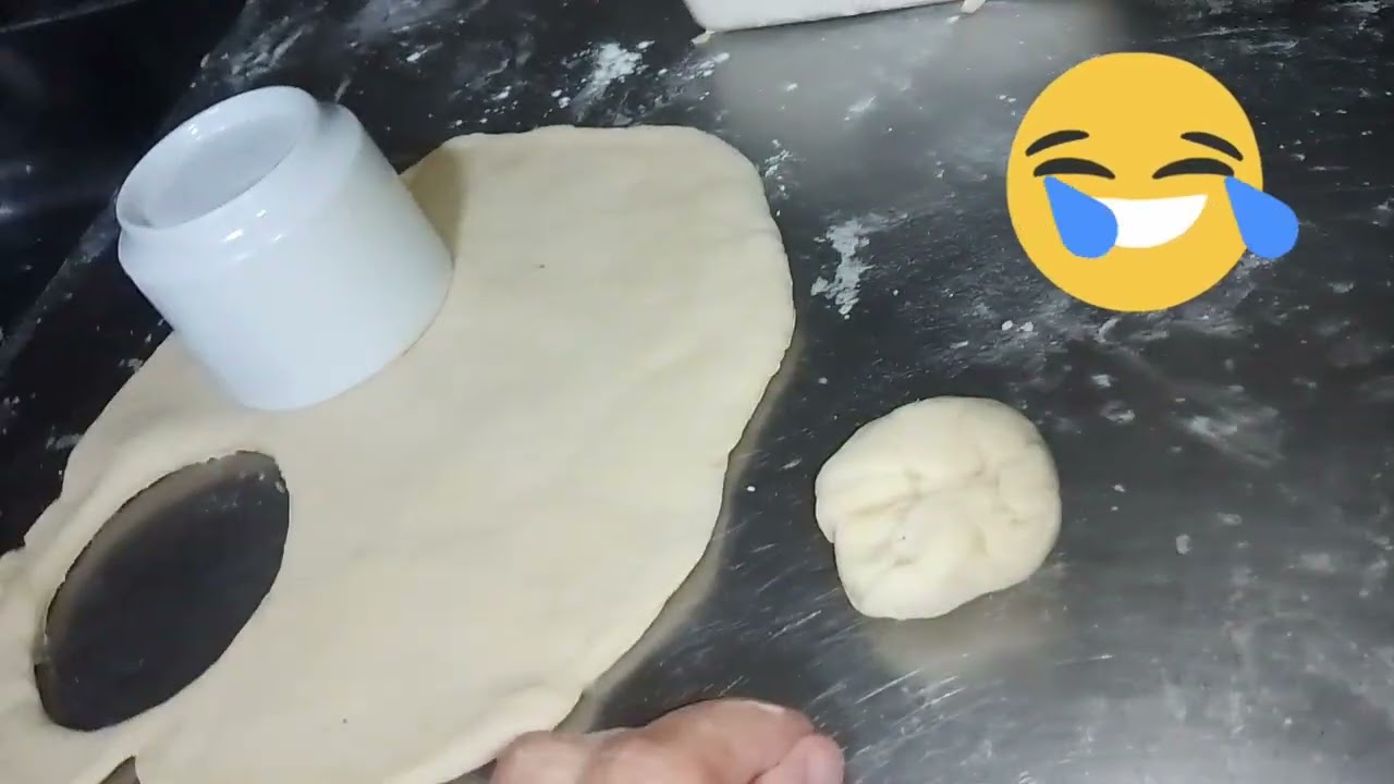 Contratei um padeiro, olha como ficou meus pães 🍞🍞😂😂