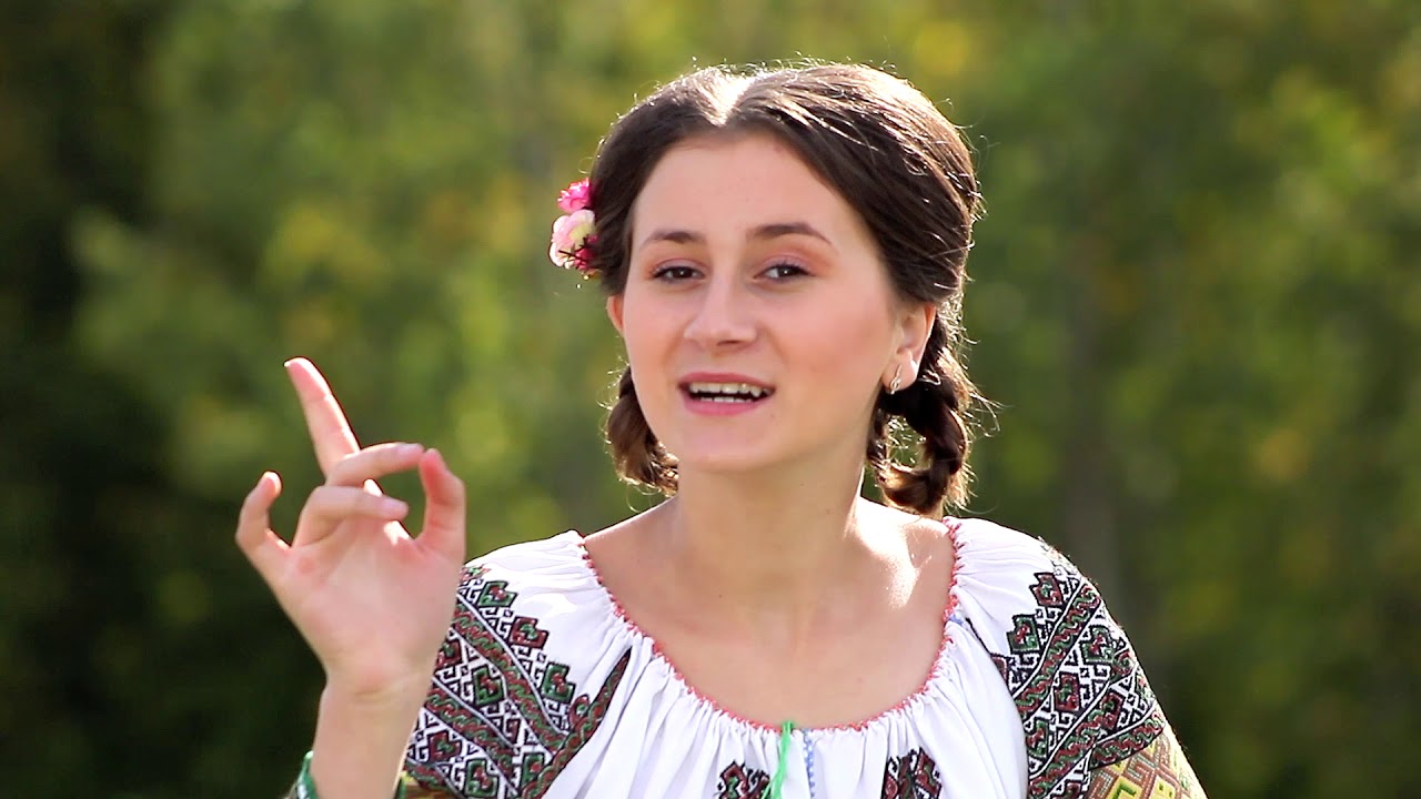 Denisa Apetrei -  Ca pe la noi la Dolhasca