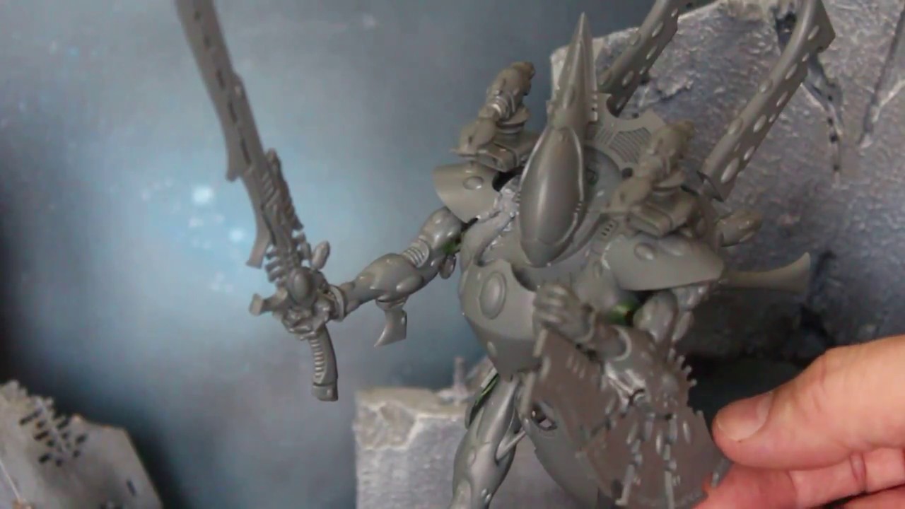 Eldar Wraithknight- magnetized in two points for posability
