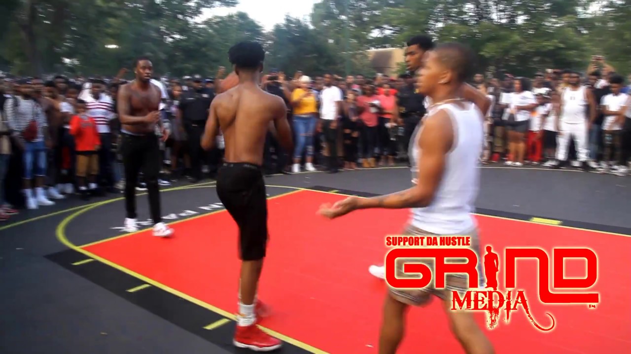 21 savage and YK Osiris playing in a 2 on 2 game in front of Future & Big Bank Black