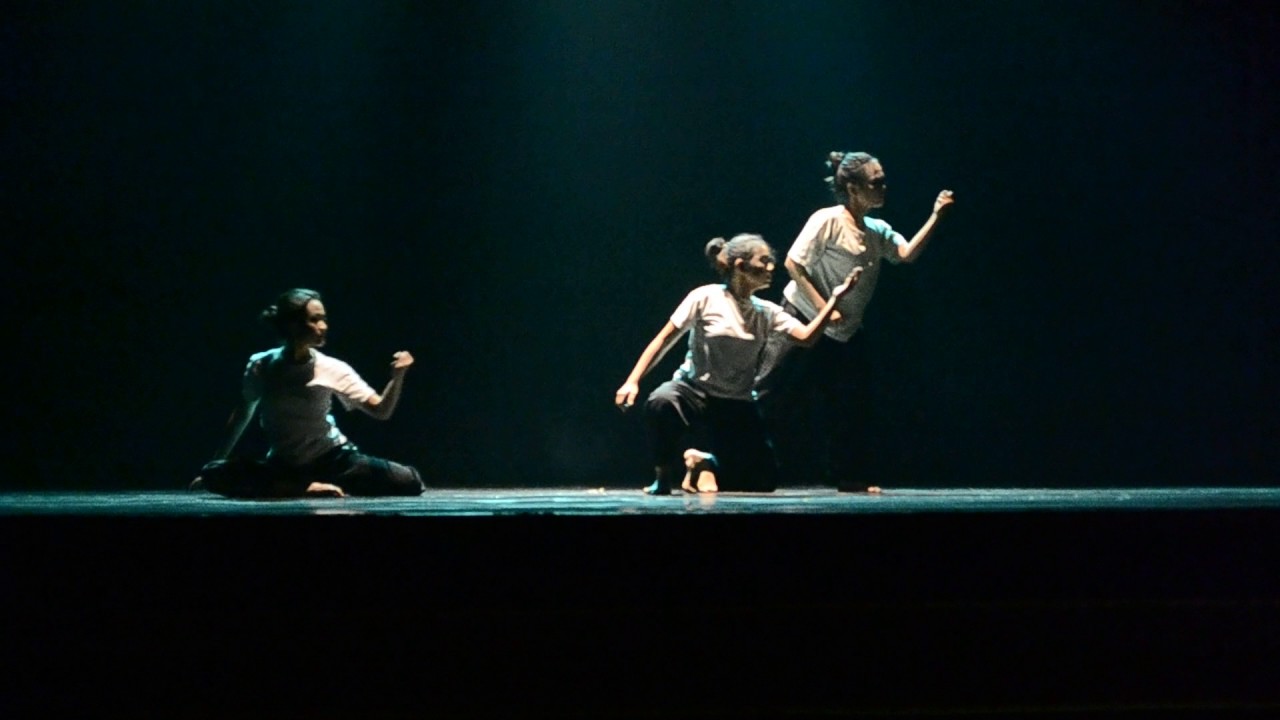 Tari kontemporer 'NALANGSA'