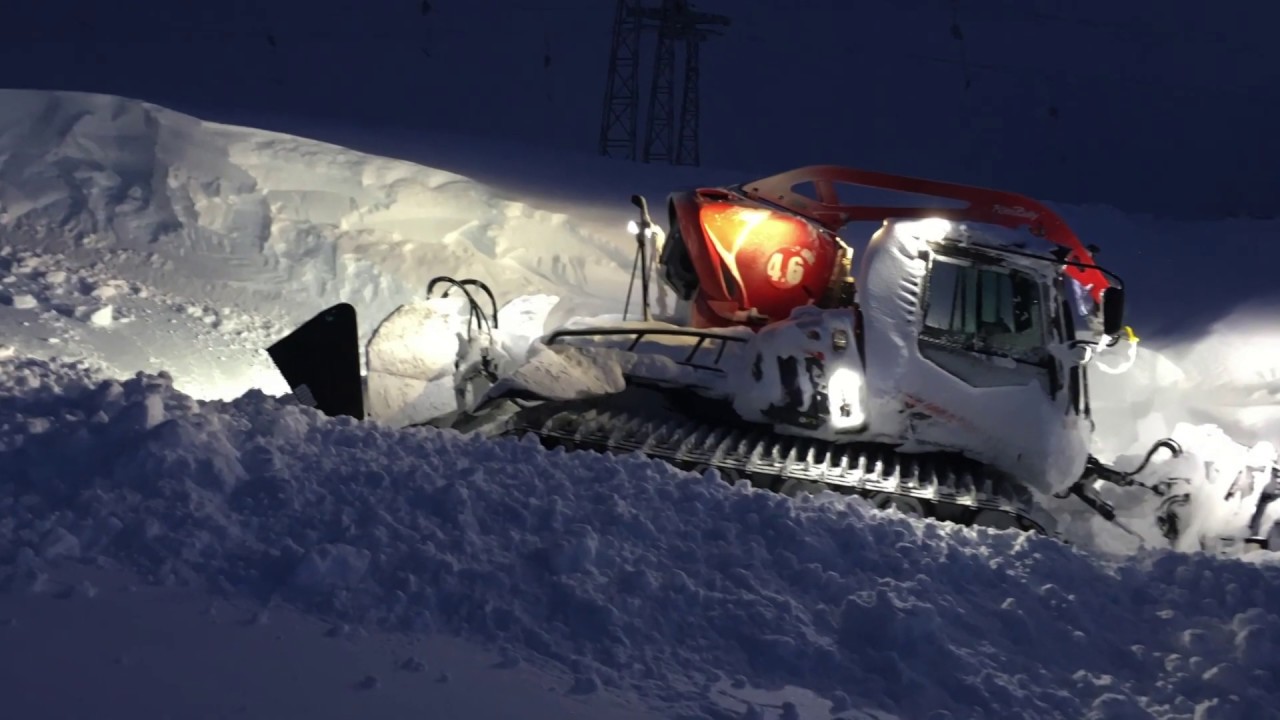 SCHNEEVERWEHUNGEN - PistenBully / Prinoth