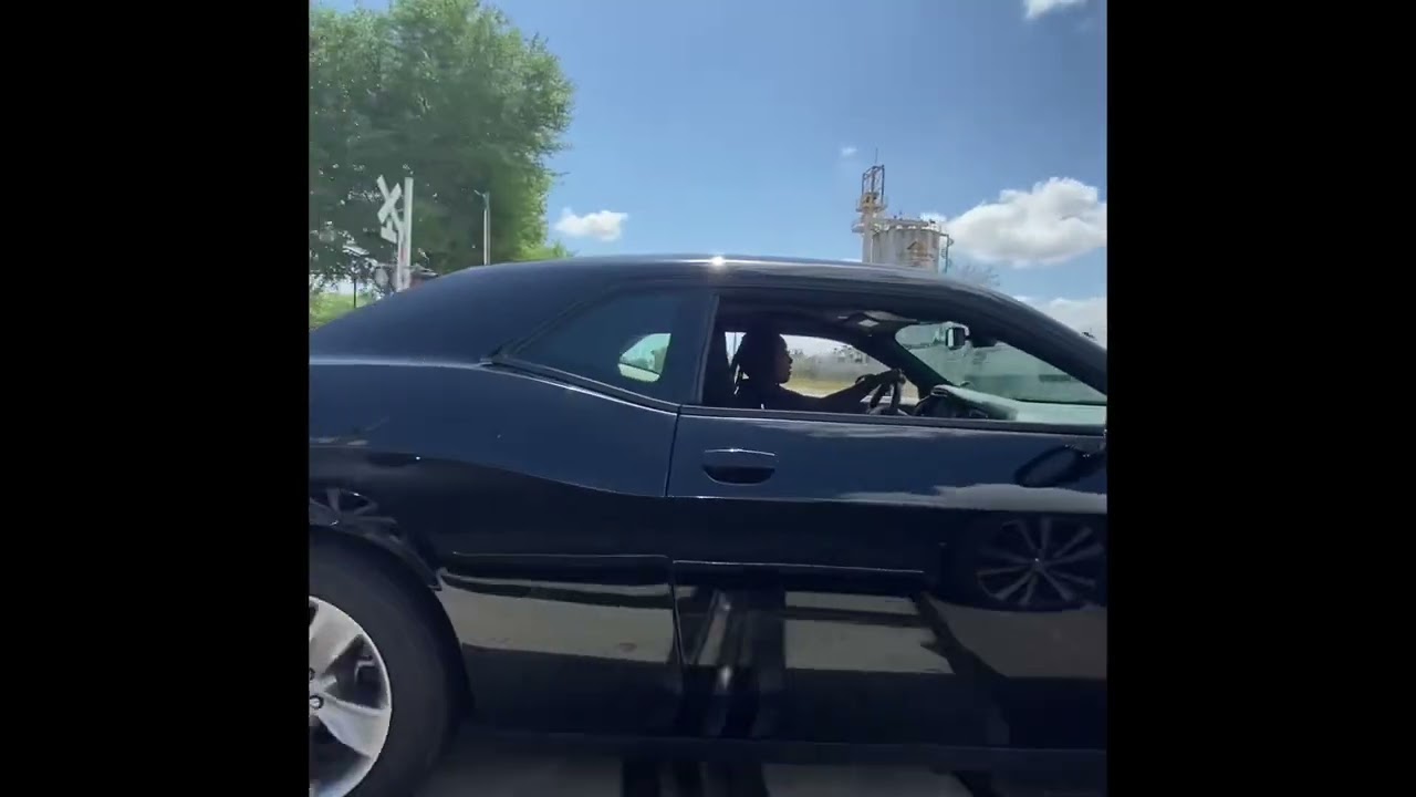 2019 Nissan Altima 2.0 VS. 2021 Dodge Challenger 3.6 SXT