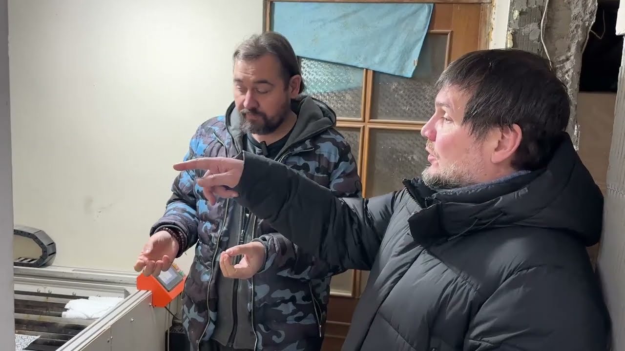 Константин из Улан Удэ приехал с образцами ткани, а уехал со станком.