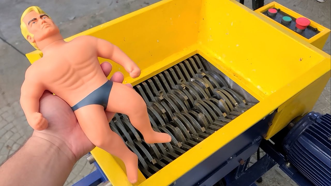 BONECO INDESTRUTÍVEL VS TRITURADOR INDUSTRIAL