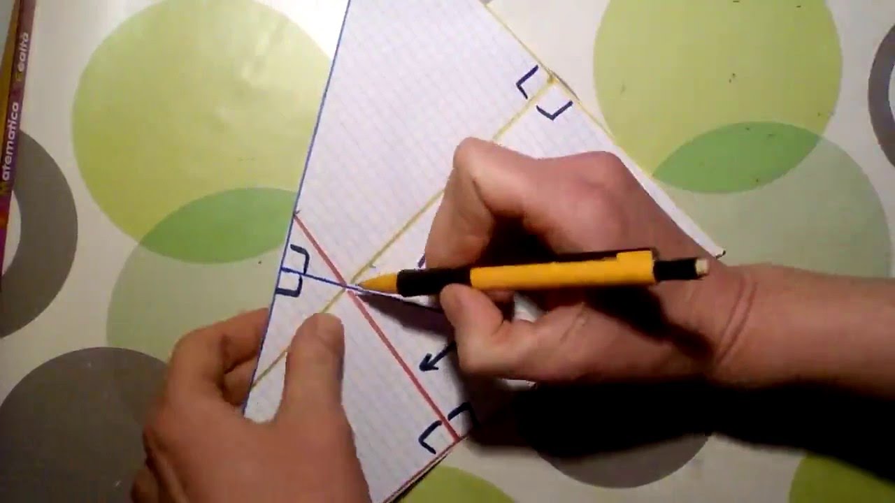 Piegare la carta e trovare assi e circocentro di un triangolo