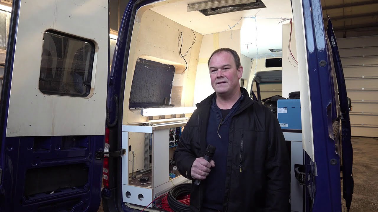 Mercedes Benz Sprinter Selbstausbau Teil 1 Montage der Steuerungen und Leitungen verlegen.