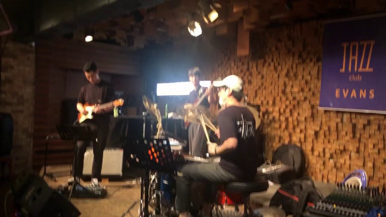 Fall - Sungwon Kim, Jaeshin Park, Jongkuk Kim - 김성원, 박제신, 김종국