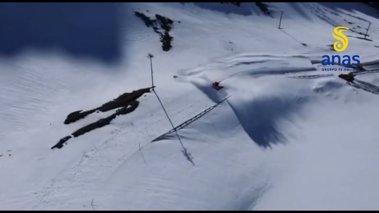 Colle del Gran San Bernardo, operazioni di sgombero neve sulla statale 27