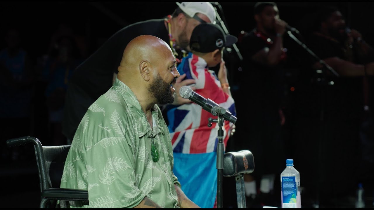 Fiji - Le Andi (Live at Homecoming)