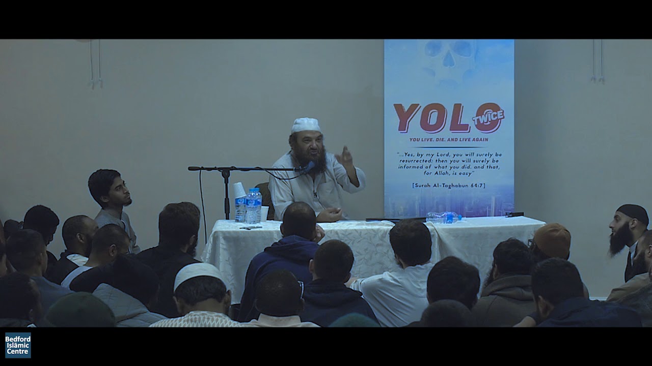 Do You Respond To Salam's During Friday Khutbah? || Shaykh Abu Suhaib Bassam