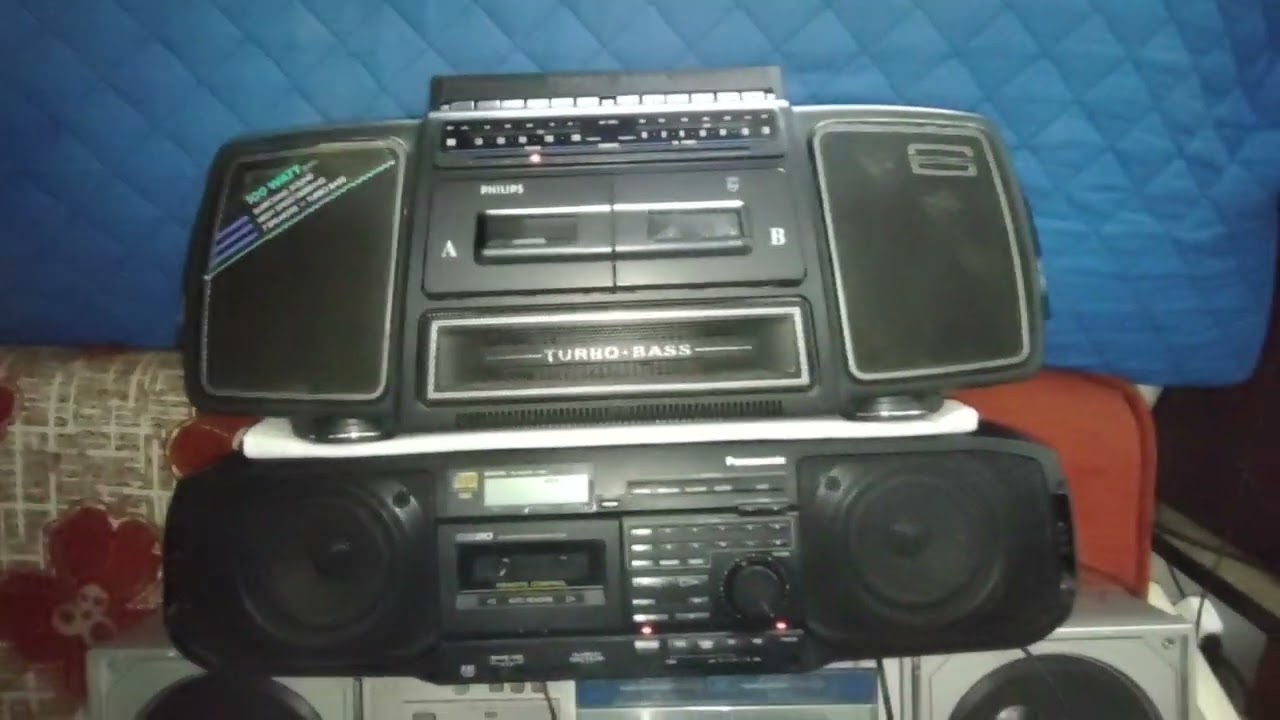 Panasonic RX-DS20 vs Philips Turbo Bass surround.